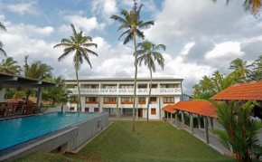 Отель The Beach Boutique  Uswetakeiyawa